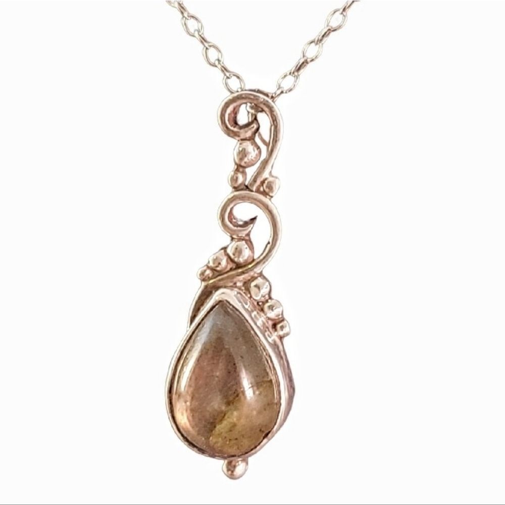PTI Nepal Sterling Labradorite Pear Pendant Necklace